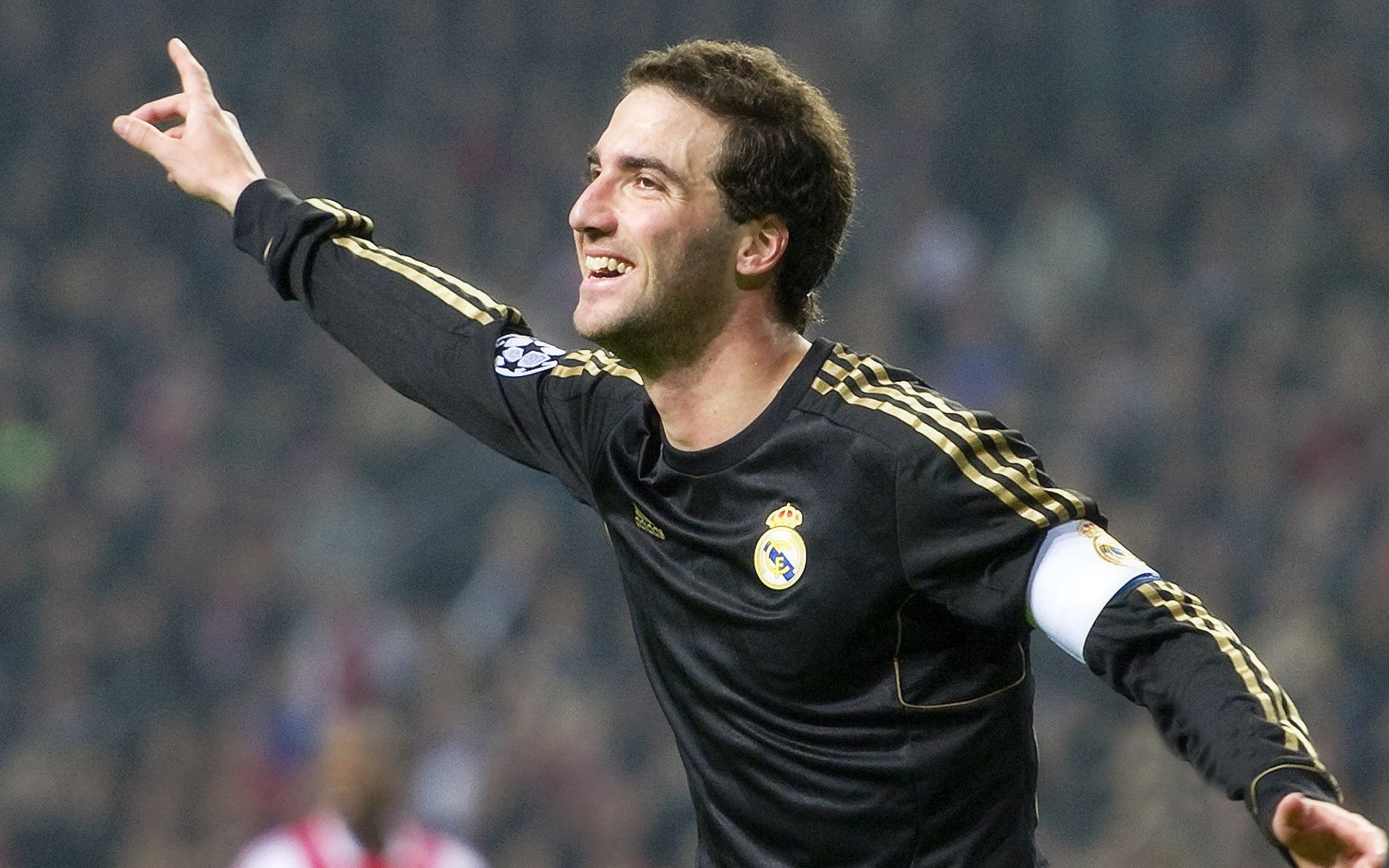 乒乓球赛事现场气氛热烈